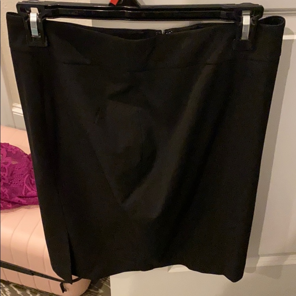 Ann Taylor black pencil skirt